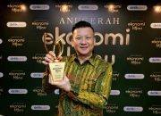 Henry Yotania Dinilai Berperan dalam Ekonomi Digital, Raih Anugerah Ekonomi Hijau 2026
